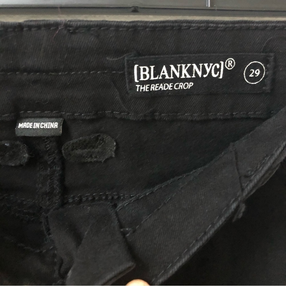 BLANK NYC Women’s Black Cotton Denim Cropped Cargo Pants Zipped Hems Size 29 - Picture 8 of 10